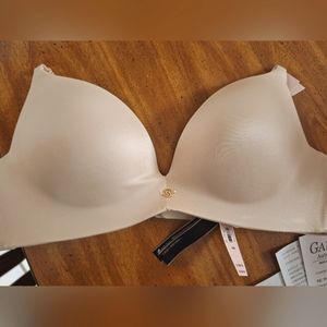 Victorias Secret So Obsessed Wireless Push-up Bra 34C